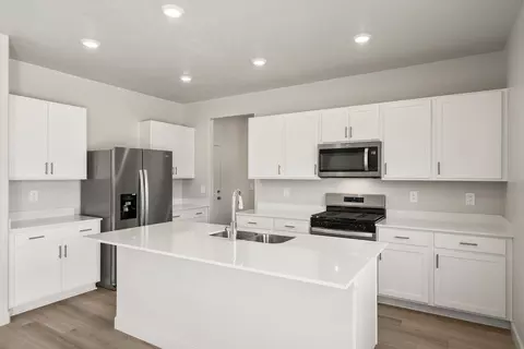907 N 260 E, Santaquin, UT 84655
