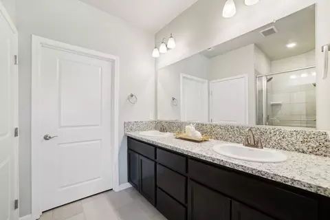 Entry Way - 1165 Nicklaus Rd, Galt, CA 95632 photo 3 of 5