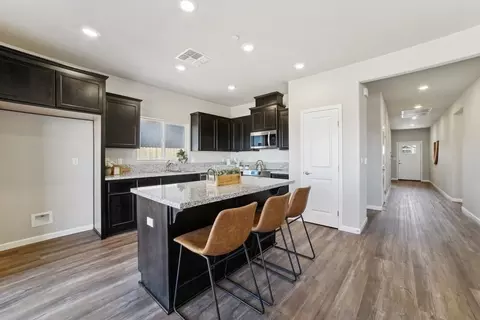 Entry Way - 1165 Nicklaus Rd, Galt, CA 95632 photo 1 of 5