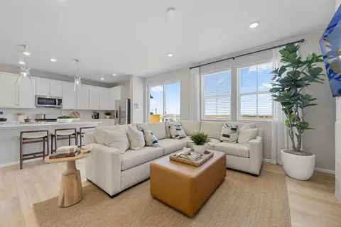 Living - 1937 S Jackson Gap St, Aurora, CO 80018 photo 1 of 1