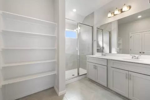 Bath - 6570 Marsh Ln, Buda, TX 78610 photo 1 of 3