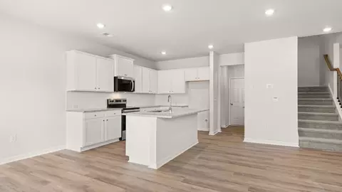 1805 Meadow Green Cir, Gainesville, GA 30501