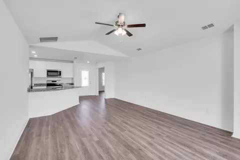 Living - 13861 SW 27th Ct Rd, Ocala, FL 34473 photo 2 of 2