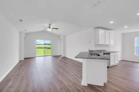 Living - 13861 SW 27th Ct Rd, Ocala, FL 34473 photo 1 of 2
