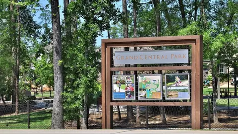 View/Area - 430 Lake Day Dr, Conroe, TX 77304 photo 3 of 6