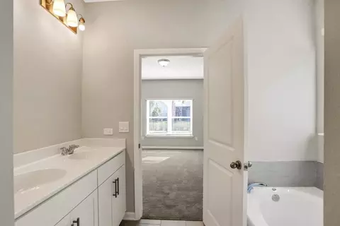 Bath - 182 Brook Forest Dr, Saint Augustine, FL 32092 photo 3 of 6