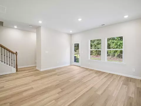 Living - 5520 Cosimo Rd, Fairburn, GA 30213 photo 1 of 5