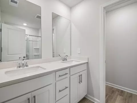 Bath - 5520 Cosimo Rd, Fairburn, GA 30213 photo 3 of 8