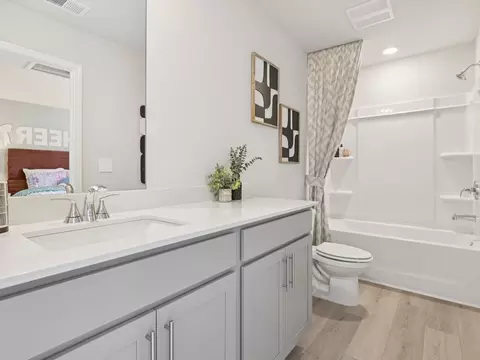 Bath - 5520 Cosimo Rd, Fairburn, GA 30213 photo 6 of 8