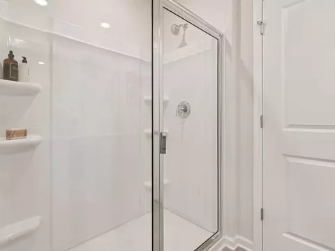 Bath - 5520 Cosimo Rd, Fairburn, GA 30213 photo 8 of 8