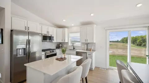 Kitchen - 703 Erickson Ln, Buffalo, MN 55313 photo 1 of 6