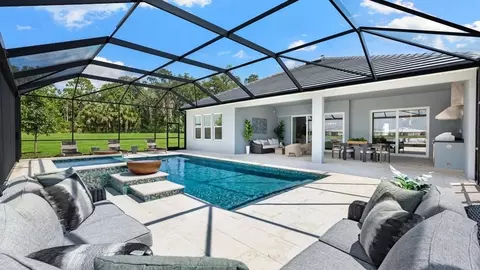 Exterior - 10614 Eclipse St, Sarasota, FL 34241 photo 42 of 43