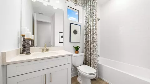 Bath - 10614 Eclipse St, Sarasota, FL 34241 photo 6 of 9