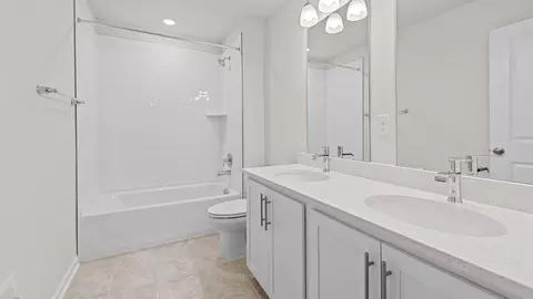 Bath - 1566 Bentstalk Dr, Frederick, MD 21703 photo 4 of 8