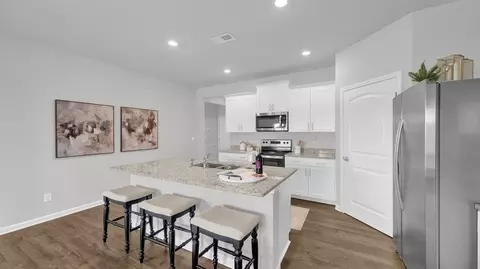 Kitchen - 117 Gateway Dr, Jackson, TN 38305 photo 5 of 14