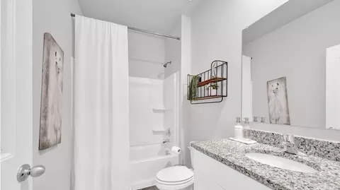 Bath - 117 Gateway Dr, Jackson, TN 38305 photo 5 of 10