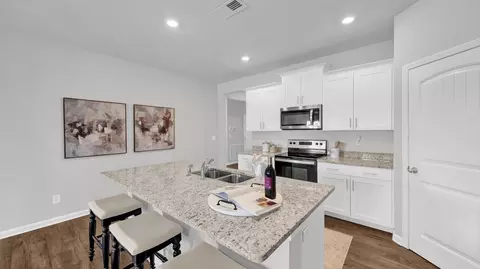 Kitchen - 117 Gateway Dr, Jackson, TN 38305 photo 6 of 14