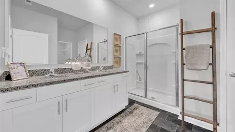 Bath - 117 Gateway Dr, Jackson, TN 38305 photo 1 of 10