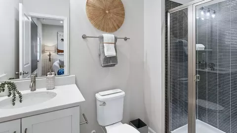Bath - 202 Monteith Dr, Winchester, VA 22601 photo 5 of 7