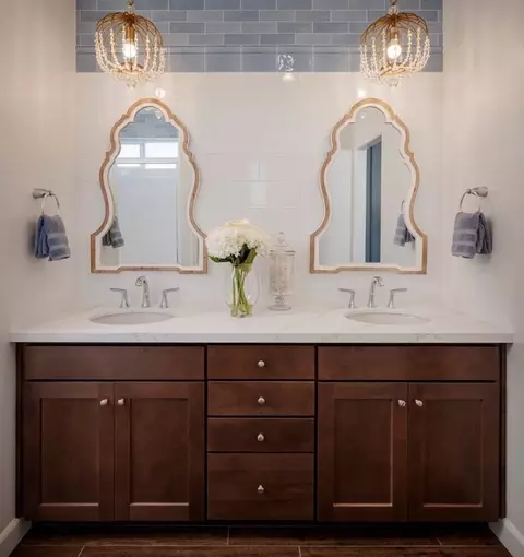 Bath - 1090 Bishop St, Tulare, CA 93274 photo 1 of 3