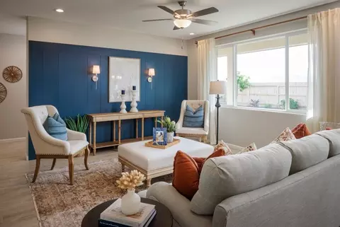 Living - 1090 Bishop St, Tulare, CA 93274 photo 6 of 6