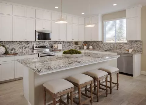 Kitchen - 1090 Bishop St, Tulare, CA 93274 photo 8 of 14