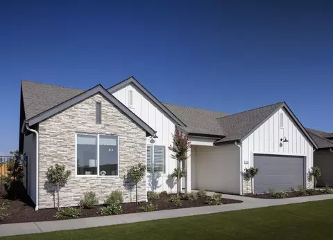 Exterior - 1090 Bishop St, Tulare, CA 93274 photo 12 of 15