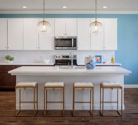 Kitchen - 1090 Bishop St, Tulare, CA 93274 photo 4 of 6