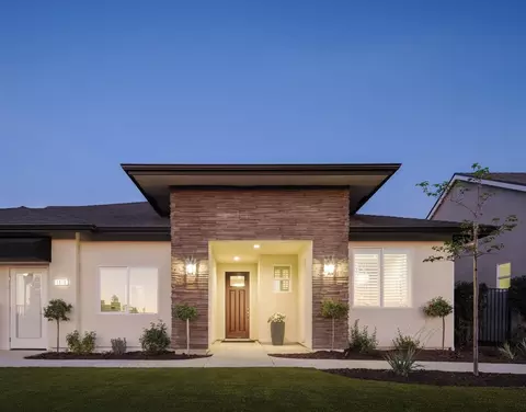Exterior - 1090 Bishop St, Tulare, CA 93274 photo 5 of 6