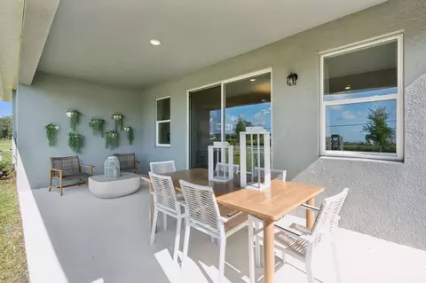 Exterior - 5108 Salado Dr, Saint Cloud, FL 34771 photo 2 of 5