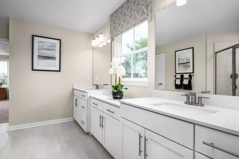 Bath - 54 Foundry Ct, Centerville, OH 45458 photo 1 of 4