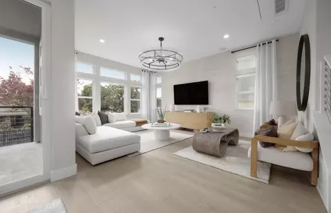 Living - 501 W Latimer Ave, Campbell, CA 95008 photo 2 of 4