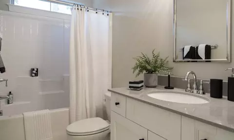 Bath - 1672 Shearer Rd, Davidson, NC 28036 photo 5 of 5