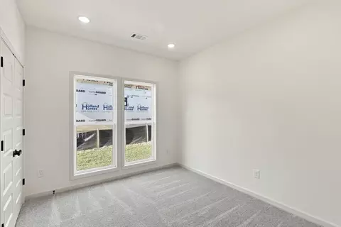 Bedroom - 1004 Crossing Ct E, Valley, AL 36854 photo 2 of 7
