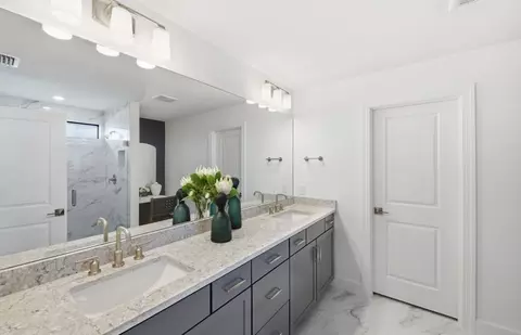 Bath - 3260 Hampton Blvd, Alva, FL 33920 photo 1 of 6