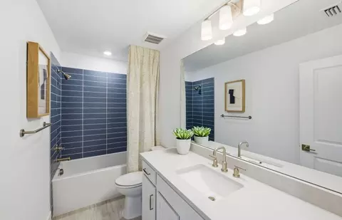 Bath - 3260 Hampton Blvd, Alva, FL 33920 photo 5 of 6