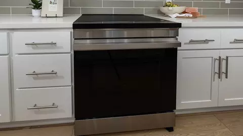 Kitchen - 2089 Cyclone Dr, Manteca, CA 95336 photo 5 of 7