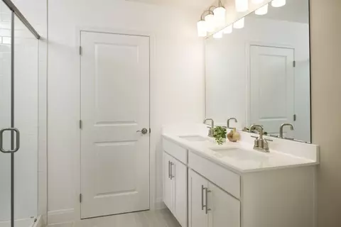 Bath - 932 Cherrystone Loop, Buda, TX 78610 photo 1 of 3