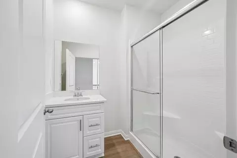Bath - 1209 Trojan Cir, Perris, CA 92571 photo 1 of 3