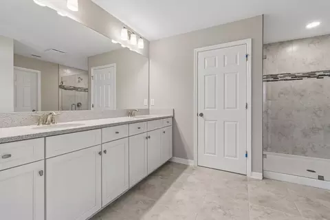 5792 Freesia Dr, Lakeland, FL 33811