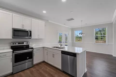 Kitchen - 714 Alma Square Dr, Moncks Corner, SC 29461 photo 2 of 4