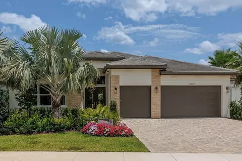 32555 Murano Ct, Wesley Chapel, FL 33543