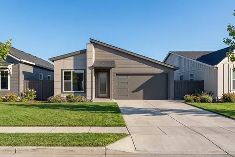Exterior - 1318 E Luna St, Newberg, OR 97132 photo 2 of 14