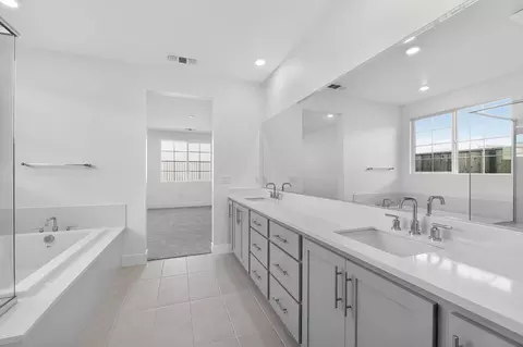 Bath - 7339 Forbes Ave, Tracy, CA 95377 photo 3 of 3
