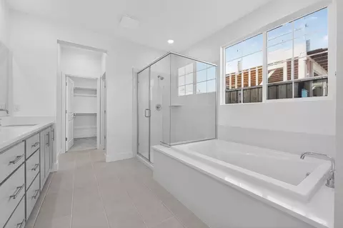 Bath - 7339 Forbes Ave, Tracy, CA 95377 photo 2 of 3