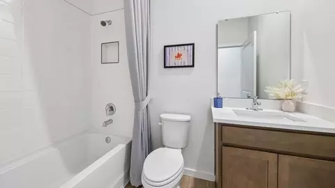 Bath - 5204 NW 41st Loop, Ocala, FL 34482 photo 2 of 2