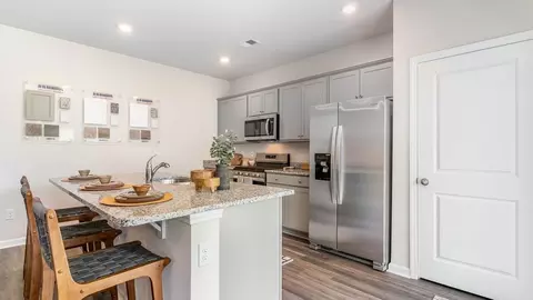 Kitchen - 2084 E Paces Trl, Darlington, SC 29532 photo 2 of 4