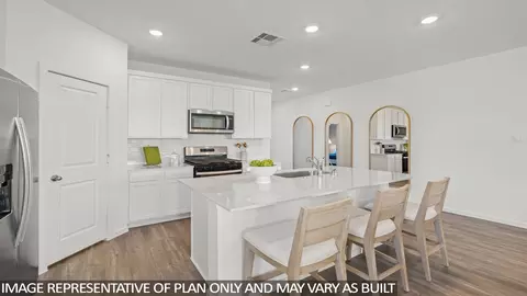 Kitchen - 622 Bronze Wolf Ct, Conroe, TX 77303 photo 4 of 6