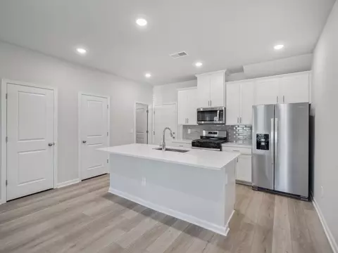 3805 Rosebush Dr, Zebulon, NC 27597