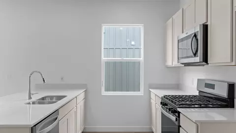 Kitchen - 2023 E Corriente Dr #340, Salem, UT 84653 photo 2 of 8